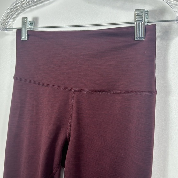 Lululemon maroon crop leggings size 6 - Picture 4 of 10